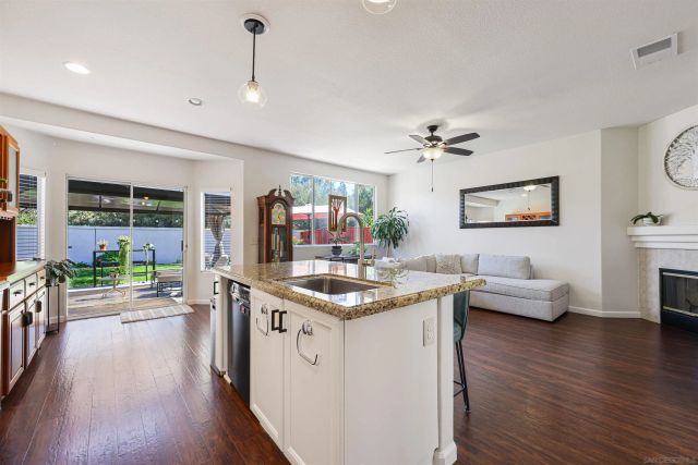 924 Glendora Dr, Oceanside, CA 92057