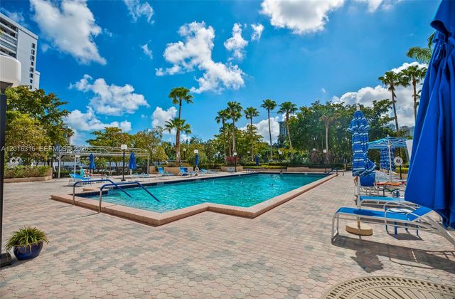 2500 Parkview Dr 2119, Hallandale Beach, FL 33009