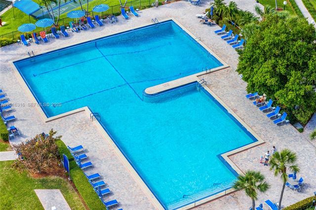 2500 Parkview Dr 2119, Hallandale Beach, FL 33009