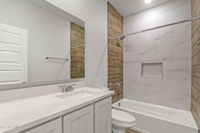 662 Davi's Greenwood Court, Vinton, TX 79821