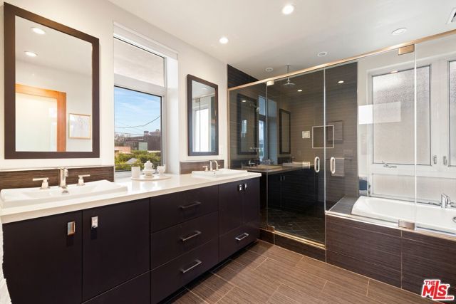 414 N Vista Street, Los Angeles, CA 90036