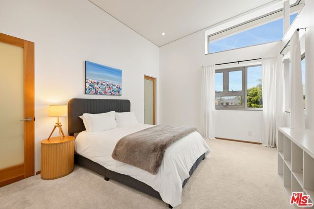 414 N Vista Street, Los Angeles, CA 90036