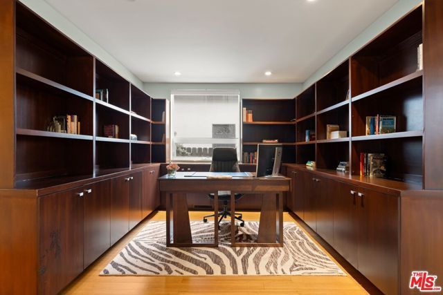 414 N Vista Street, Los Angeles, CA 90036