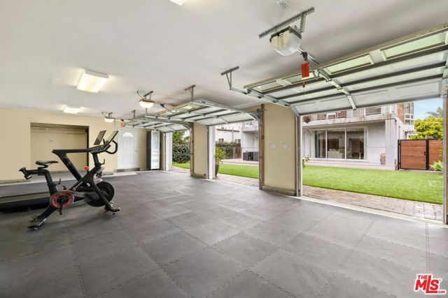 414 N Vista Street, Los Angeles, CA 90036