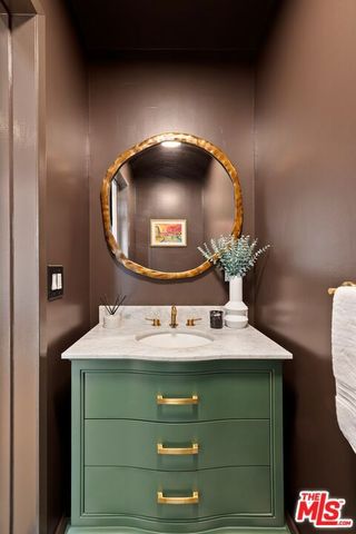 414 N Vista Street, Los Angeles, CA 90036