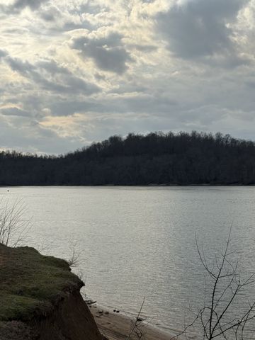 706 River Front Dr, S, Clifton, TN 38425