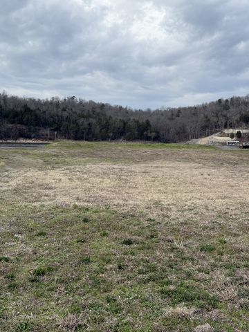 706 River Front Dr, S, Clifton, TN 38425