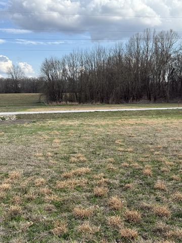 706 River Front Dr, S, Clifton, TN 38425