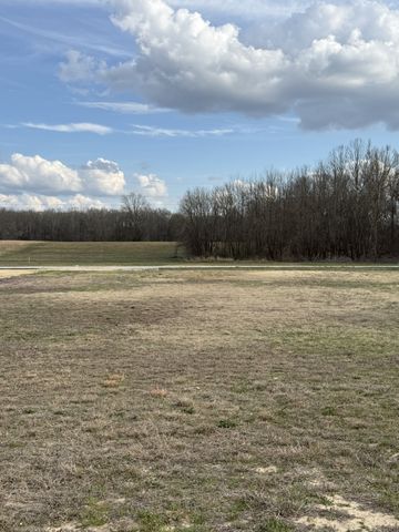 706 River Front Dr, S, Clifton, TN 38425