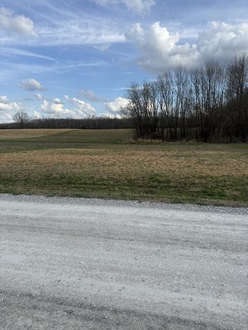 706 River Front Dr, S, Clifton, TN 38425