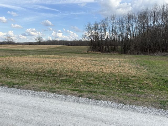 706 River Front Dr, S, Clifton, TN 38425