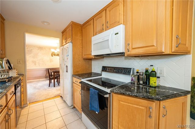 171 Oakbrook Drive, Amherst, NY 14221