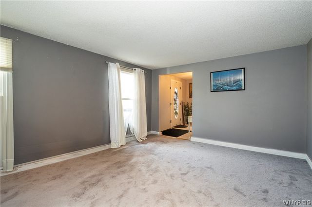 171 Oakbrook Drive, Amherst, NY 14221