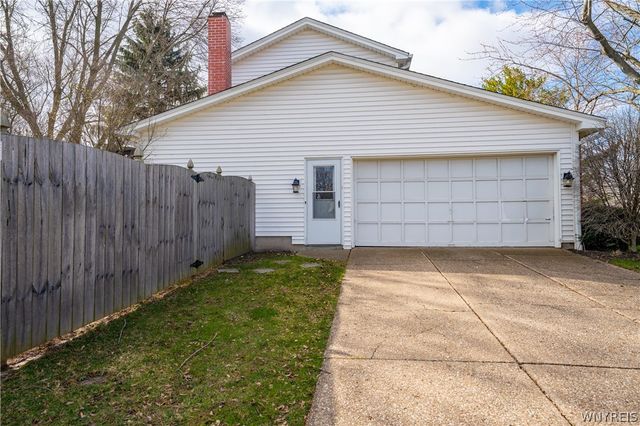 171 Oakbrook Drive, Amherst, NY 14221
