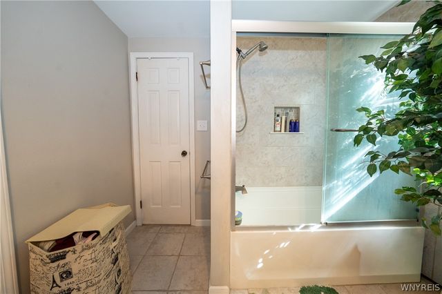 171 Oakbrook Drive, Amherst, NY 14221