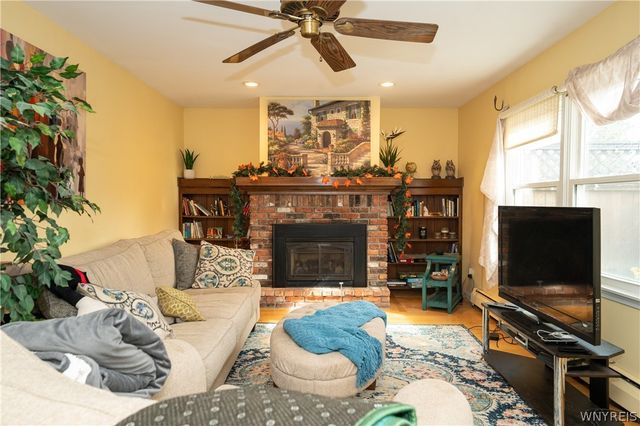 171 Oakbrook Drive, Amherst, NY 14221