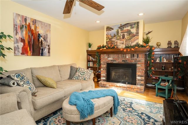 171 Oakbrook Drive, Amherst, NY 14221