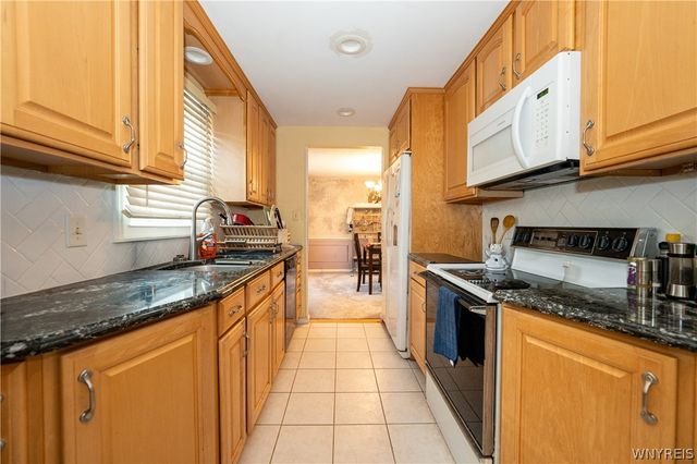171 Oakbrook Drive, Amherst, NY 14221