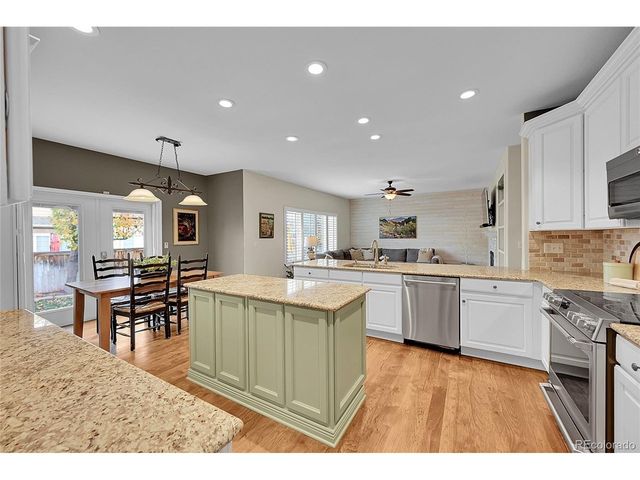 9424 S Hackberry Ln, Highlands Ranch, CO 80129