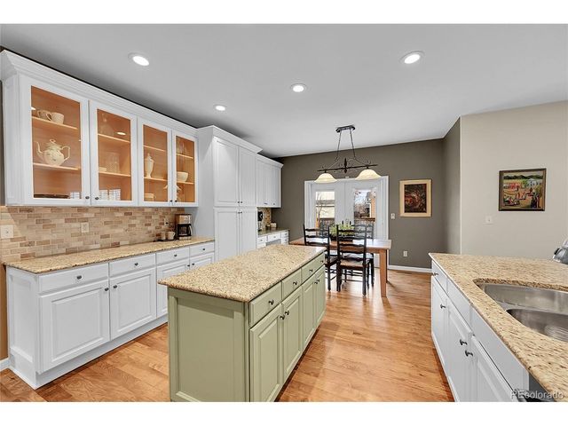 9424 S Hackberry Ln, Highlands Ranch, CO 80129