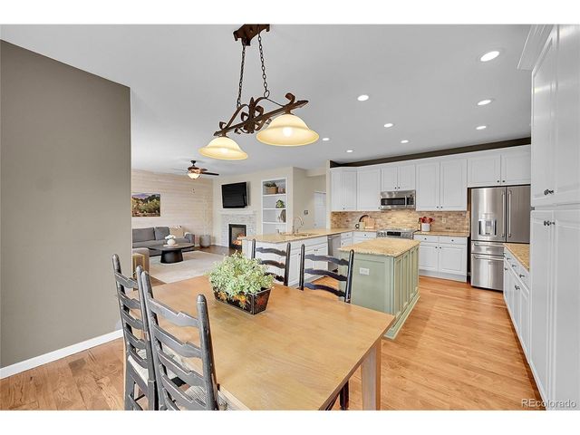 9424 S Hackberry Ln, Highlands Ranch, CO 80129