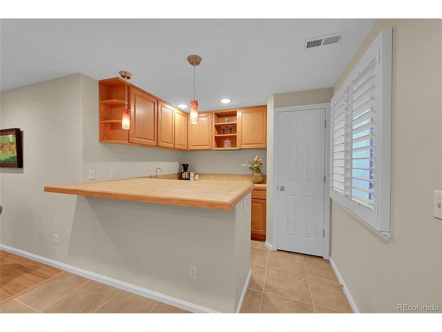 9424 S Hackberry Ln, Highlands Ranch, CO 80129