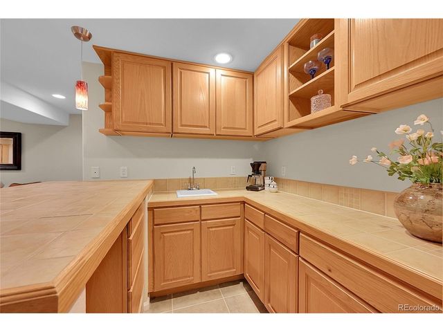 9424 S Hackberry Ln, Highlands Ranch, CO 80129