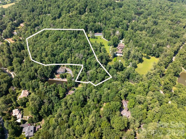34 Oak Gate Drive, Hendersonville, NC 28739