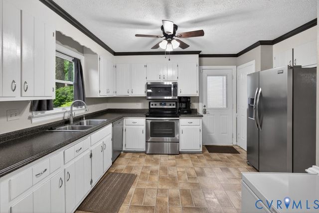 11103 Churchill Ct, Chester, VA 23831
