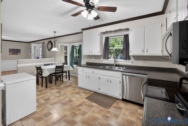 11103 Churchill Ct, Chester, VA 23831