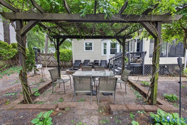 11103 Churchill Ct, Chester, VA 23831