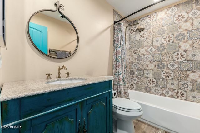 27194 N BEAR PAW Pass, San Tan Valley, AZ 85144