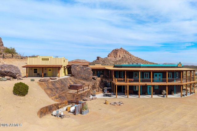 27194 N BEAR PAW Pass, San Tan Valley, AZ 85144