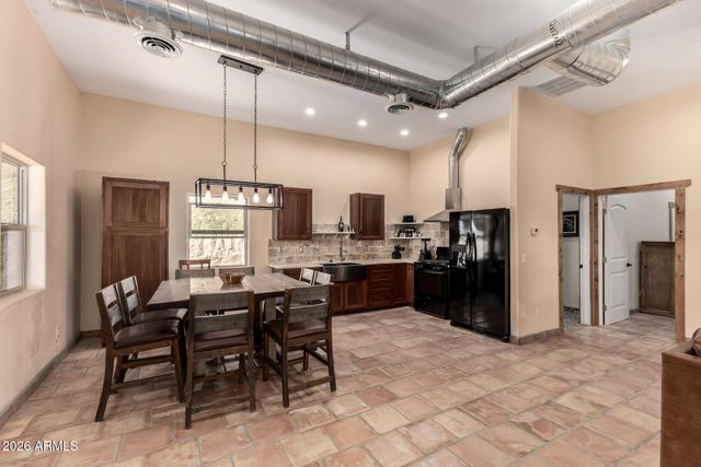 27194 N BEAR PAW Pass, San Tan Valley, AZ 85144