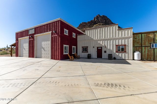 27194 N BEAR PAW Pass, San Tan Valley, AZ 85144