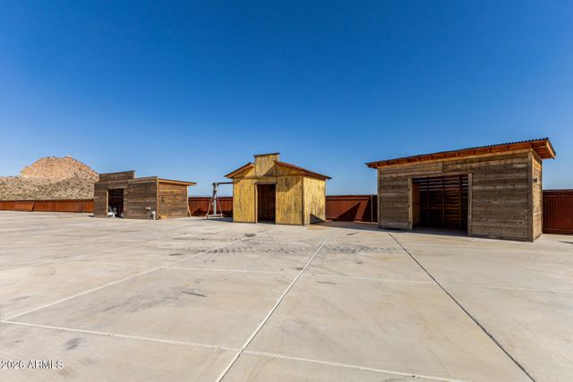 27194 N BEAR PAW Pass, San Tan Valley, AZ 85144