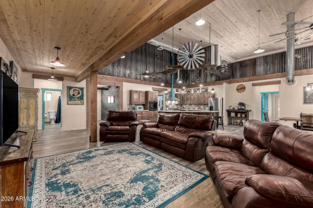 27194 N BEAR PAW Pass, San Tan Valley, AZ 85144