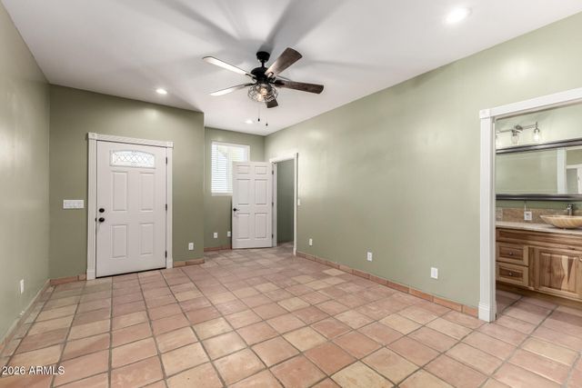 27194 N BEAR PAW Pass, San Tan Valley, AZ 85144