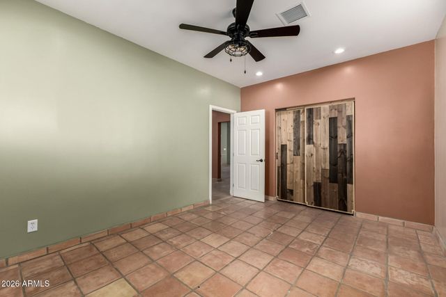 27194 N BEAR PAW Pass, San Tan Valley, AZ 85144