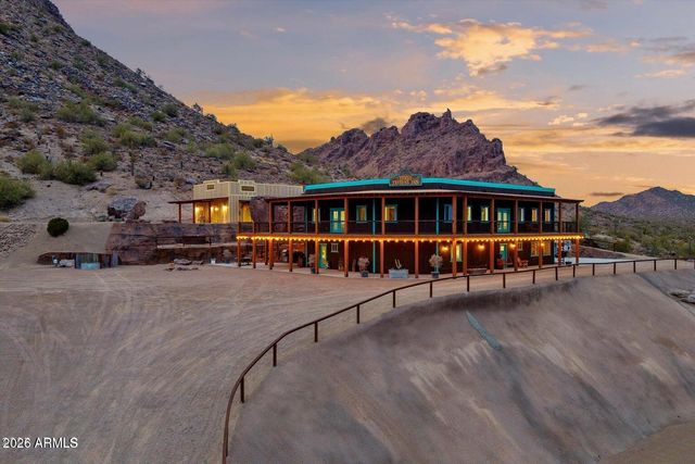 27194 N BEAR PAW Pass, San Tan Valley, AZ 85144