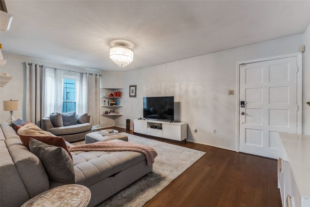 4020 Holland Avenue 213, Dallas, TX 75219