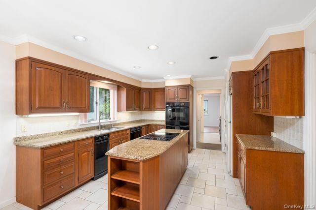 7 Fair Oaks Drive, Poughkeepsie, NY 12603