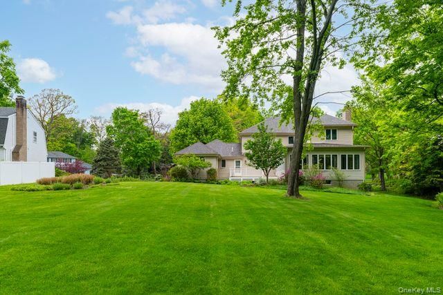 7 Fair Oaks Drive, Poughkeepsie, NY 12603