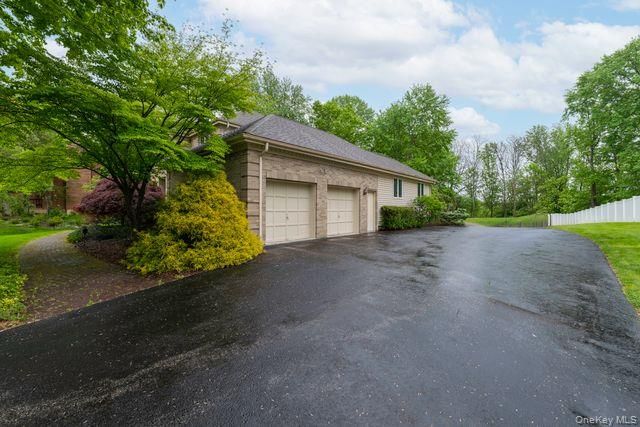 7 Fair Oaks Drive, Poughkeepsie, NY 12603