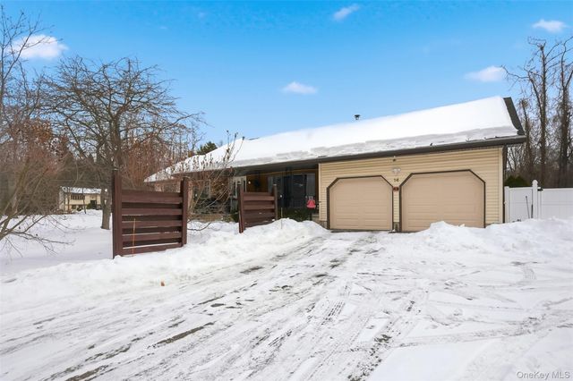 14 Tall Pines Drive, Hopewell Junction, NY 12533