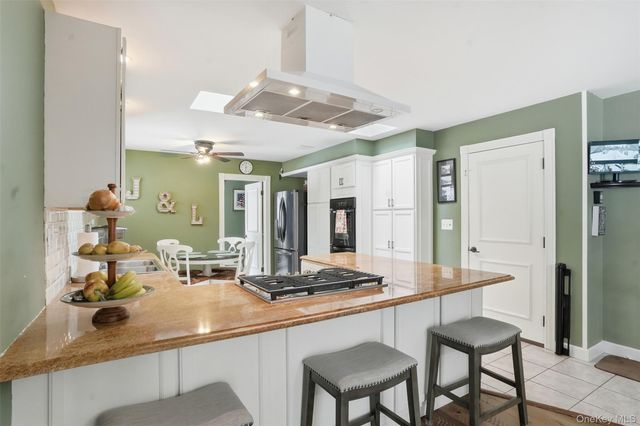 14 Tall Pines Drive, Hopewell Junction, NY 12533