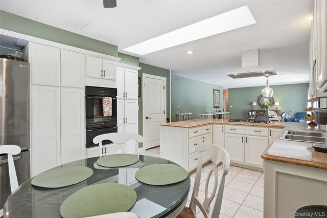 14 Tall Pines Drive, Hopewell Junction, NY 12533