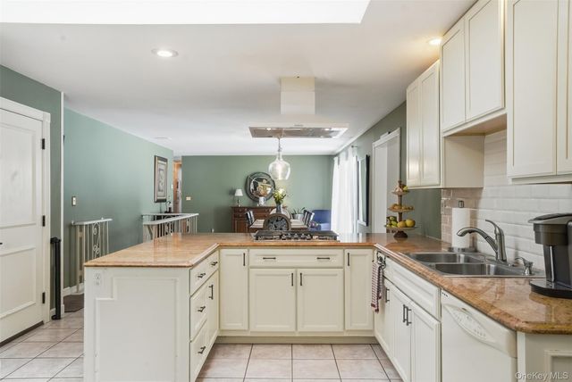 14 Tall Pines Drive, Hopewell Junction, NY 12533