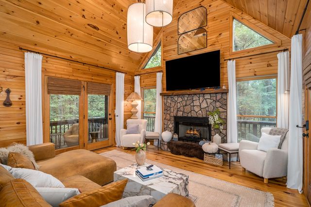 60 Icy Lane, Blue Ridge, GA 30513