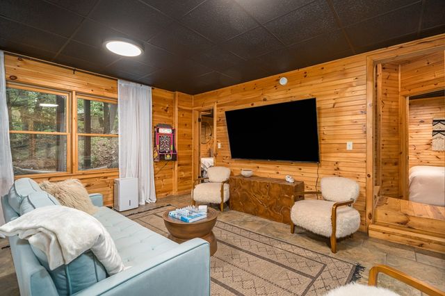 60 Icy Lane, Blue Ridge, GA 30513
